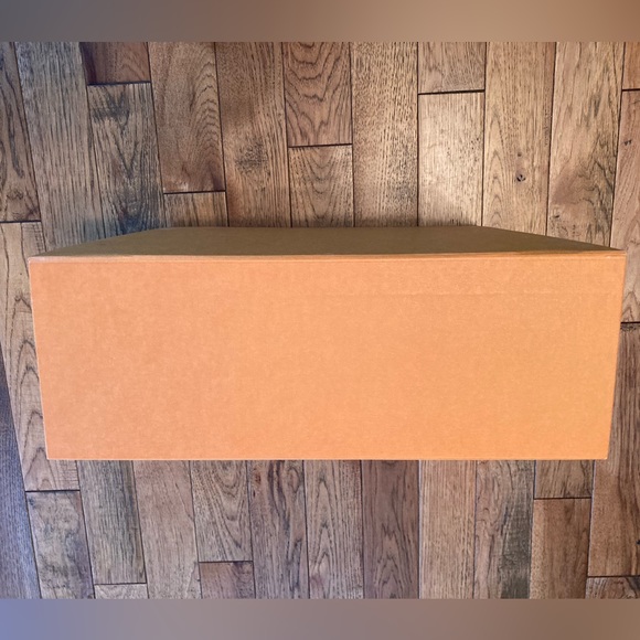 Louis Vuitton large magnetic closure large authentic gift box empty - Picture 5 of 13